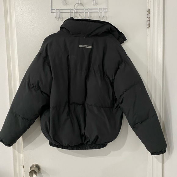 Essentials puff - Picture 5 of 6